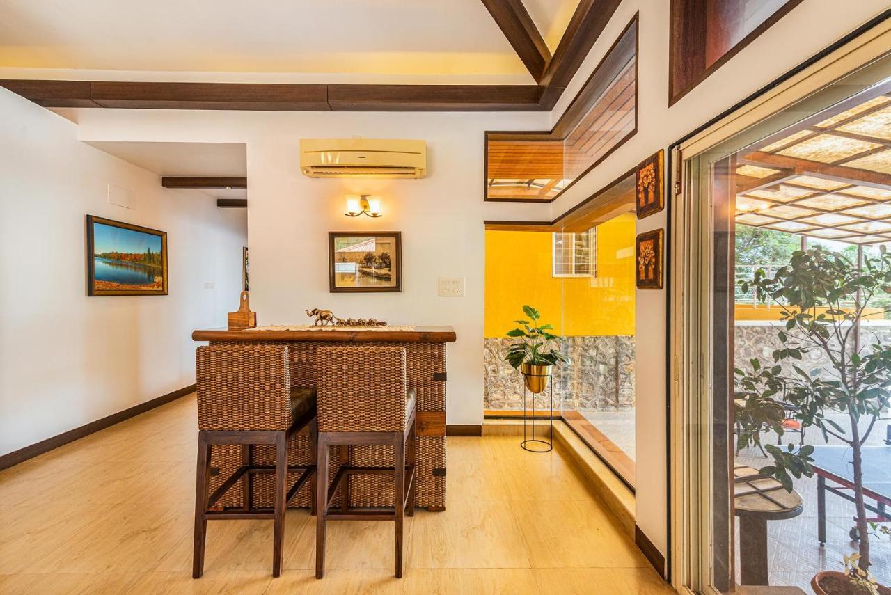 Ekam Lake House By Stayvista With Mountain & Lake Views, Outdoor Jacuzzi, Sauna, Modern Amenities & Kitchen Garden Pune Zewnętrze zdjęcie
